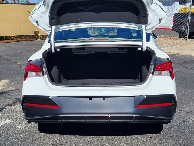 Used 2025 Hyundai Elantra SEL image 25