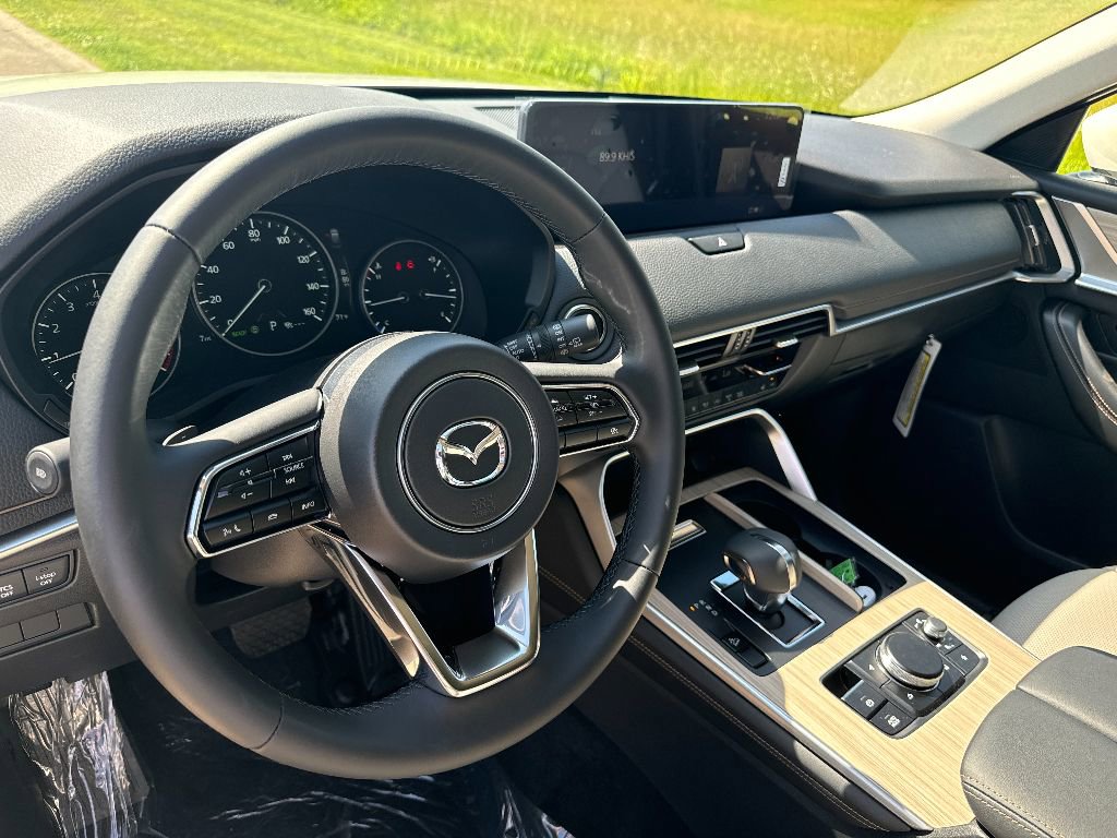 New 2025 MAZDA CX-90 3.3 Turbo w/ Preferred Package image 16