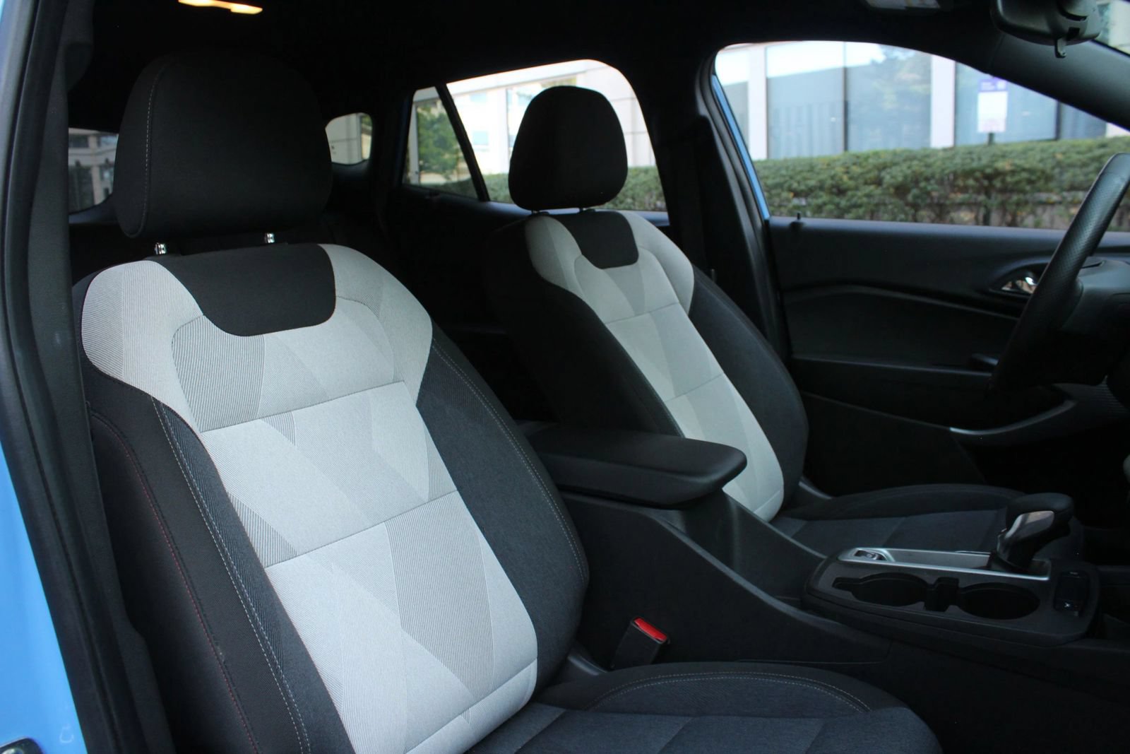 Used 2024 Chevrolet Trax RS FWD image 26