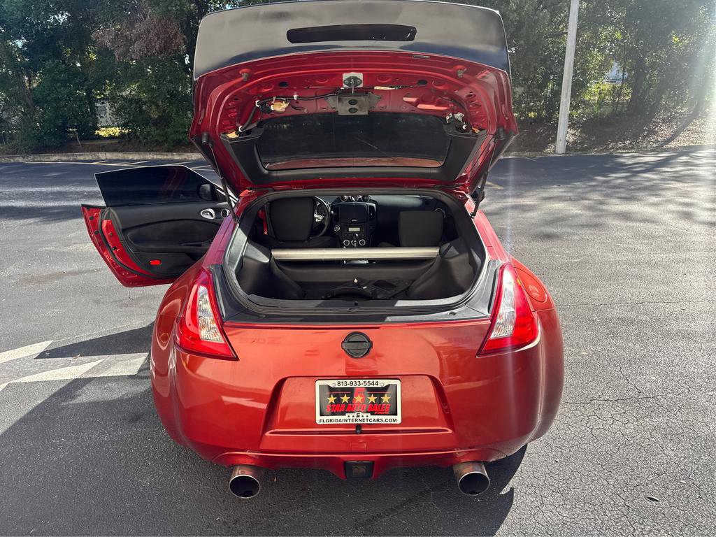 Used 2016 Nissan 370Z Touring image 11