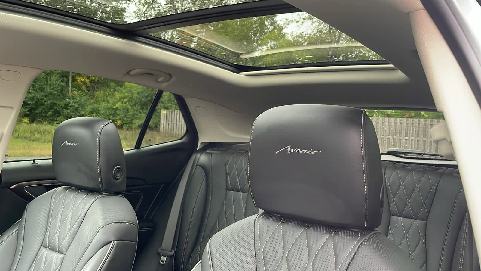 Certified 2023 Buick Envision Avenir image 9