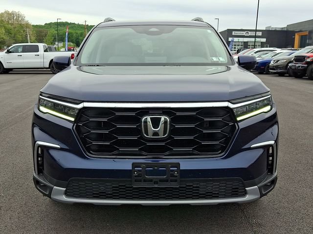 Used 2025 Honda Pilot Touring image 2