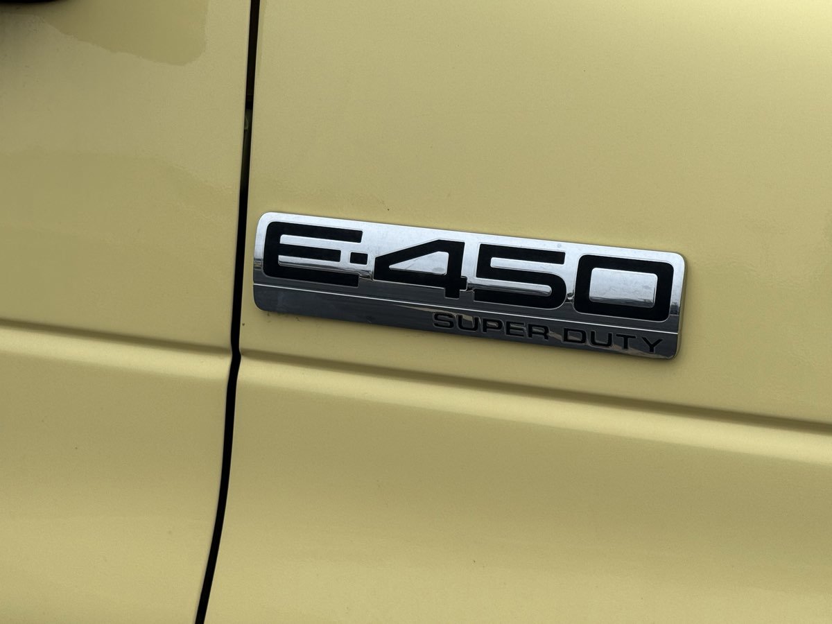 Used 2022 Ford E-450 and Econoline 450 Super Duty RWD image 4