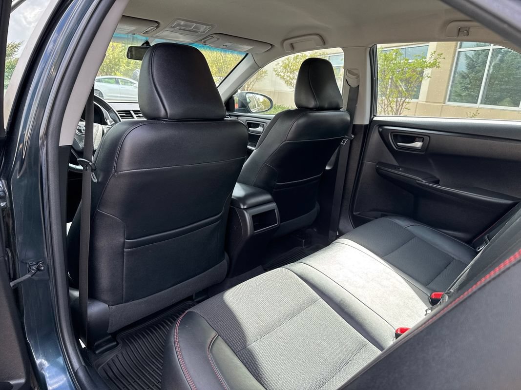 Used 2016 Toyota Camry SE FWD image 22