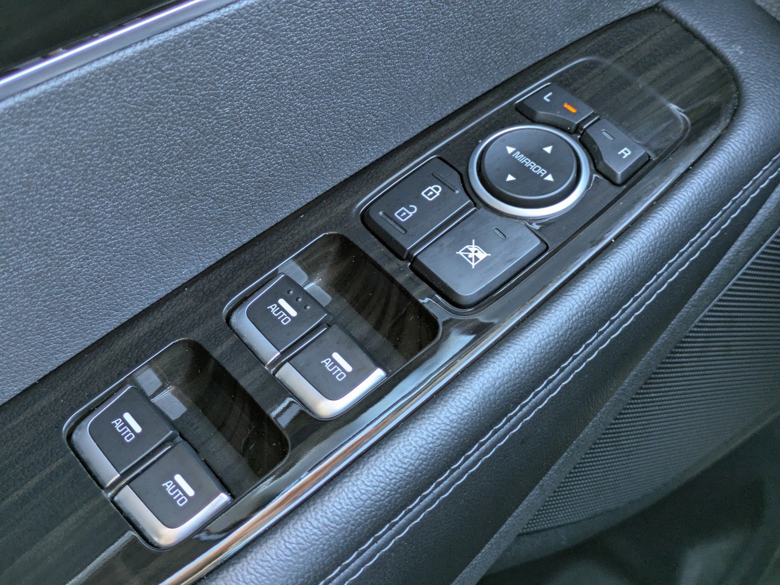 Certified 2019 Kia Sorento EX w/ EX Touring Package image 21