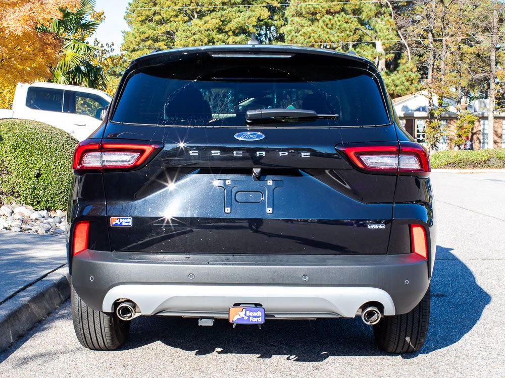 Used 2025 Ford Escape SE w/ PHEV Premium Package image 4