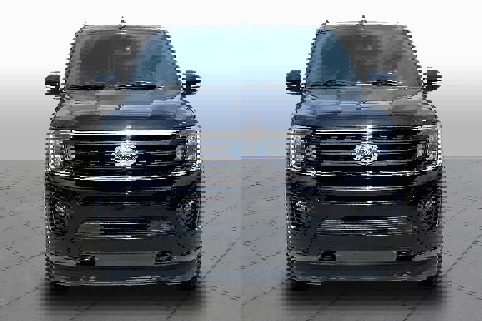 Used 2019 Ford Expedition Max Limited w/ Equipment Group 303A AWD/4WD image 4