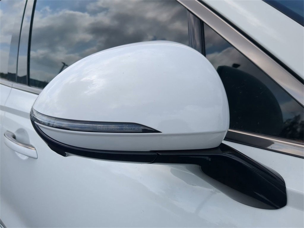 Used 2025 Genesis GV70 3.5T Sport w/ Sport Advanced Package image 10