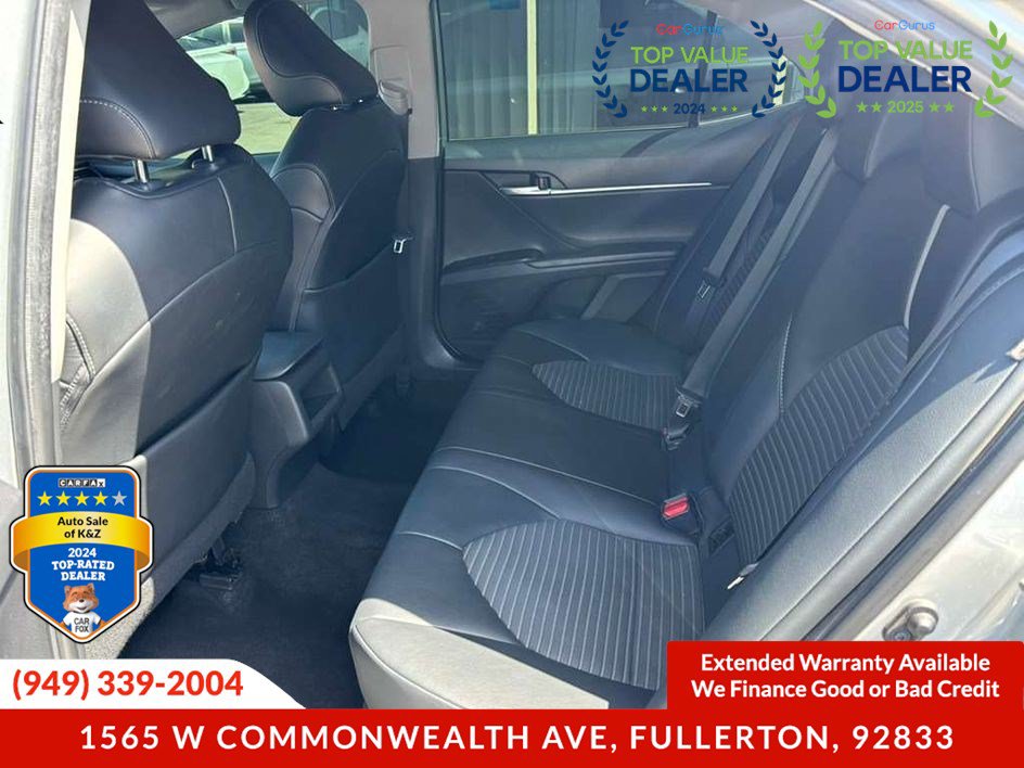 Used 2020 Toyota Camry SE w/ Carpet Mat Package FWD image 11