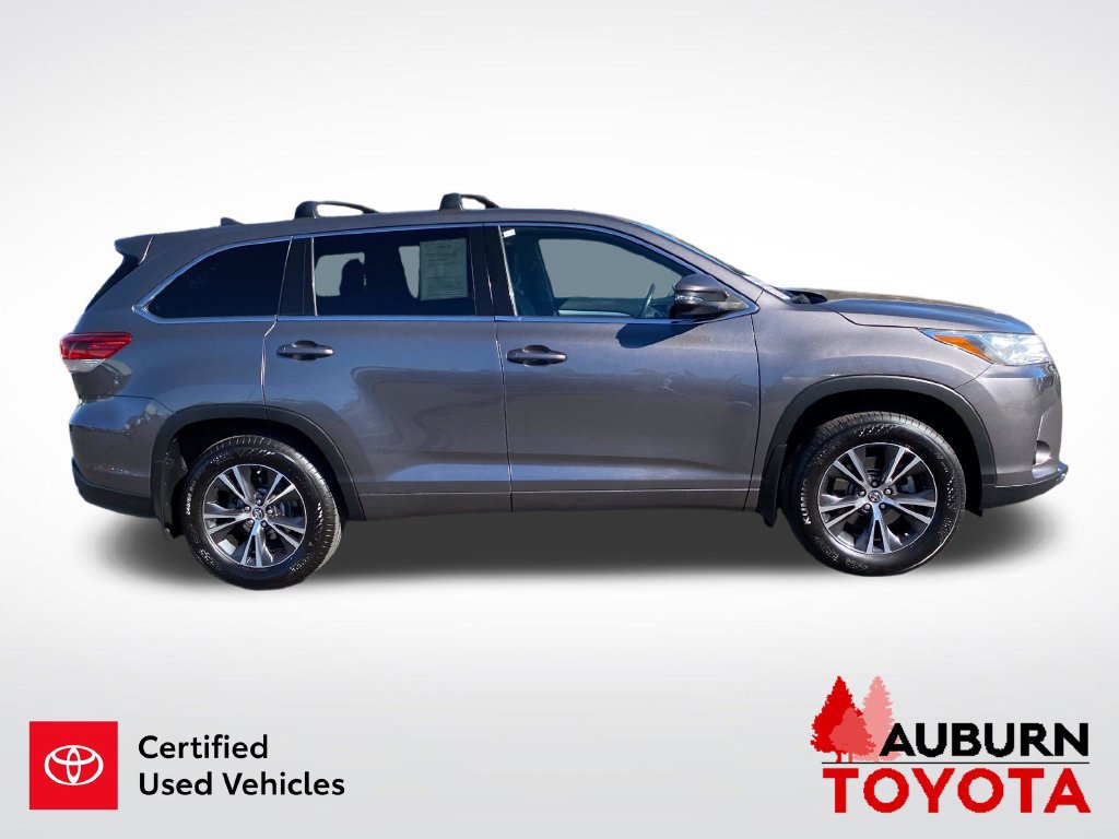 Used 2018 Toyota Highlander Plus AWD/4WD image 5