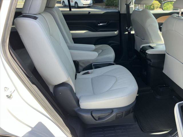 Certified 2024 Toyota Grand Highlander AWD image 37