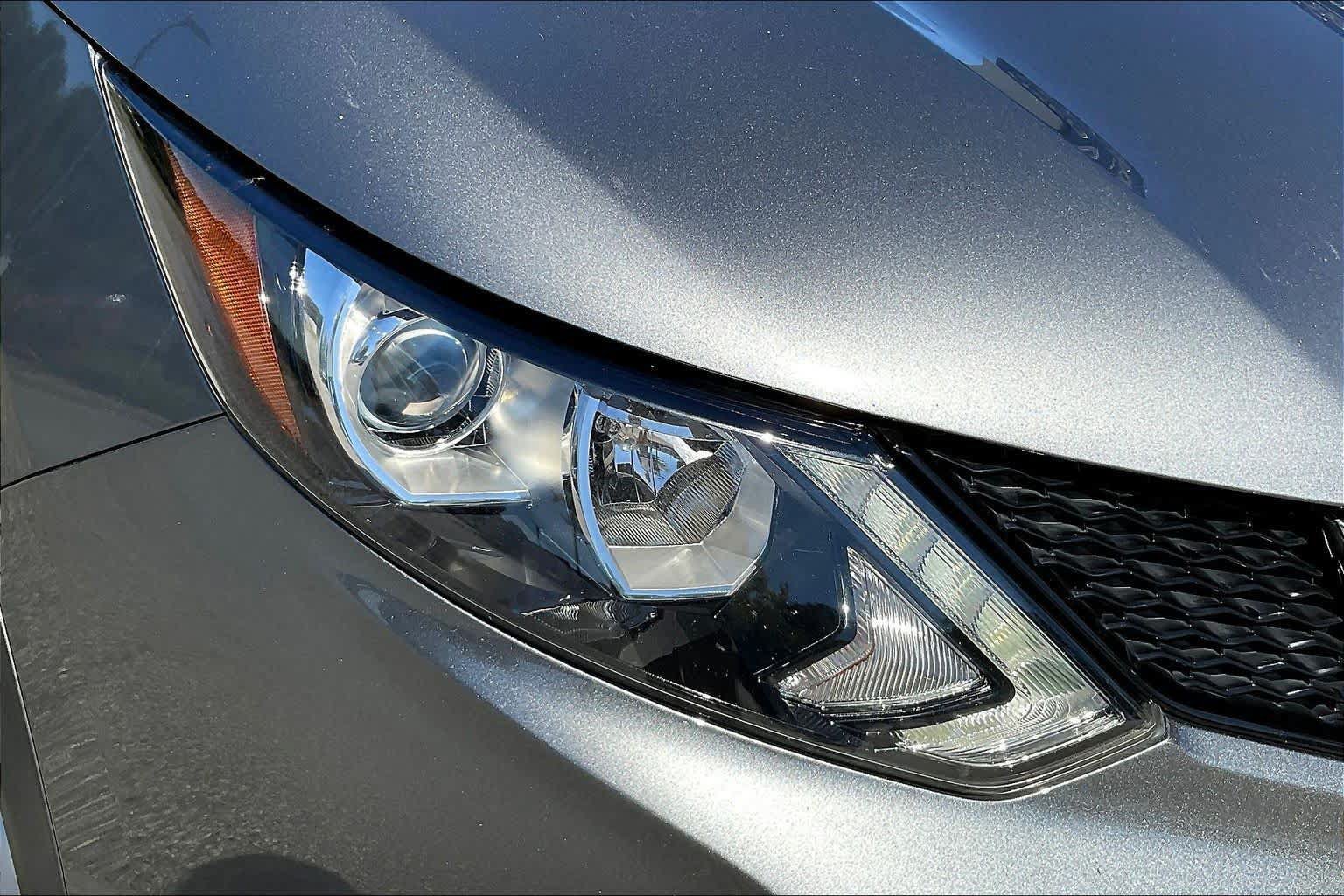 Used 2018 Nissan Rogue Sport SV w/ SV Technology Package FWD image 27