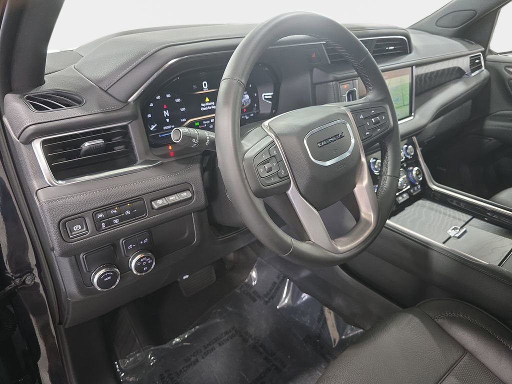 Used 2024 GMC Yukon Denali RWD image 27