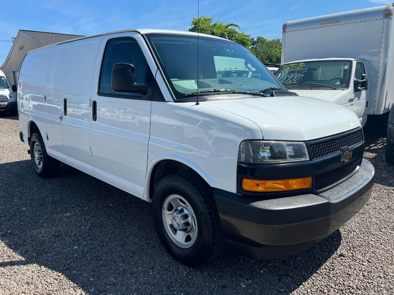 Used 2018 Chevrolet Express 3500 3500 3dr Cargo Van w/ Driver Convenience Package image 3