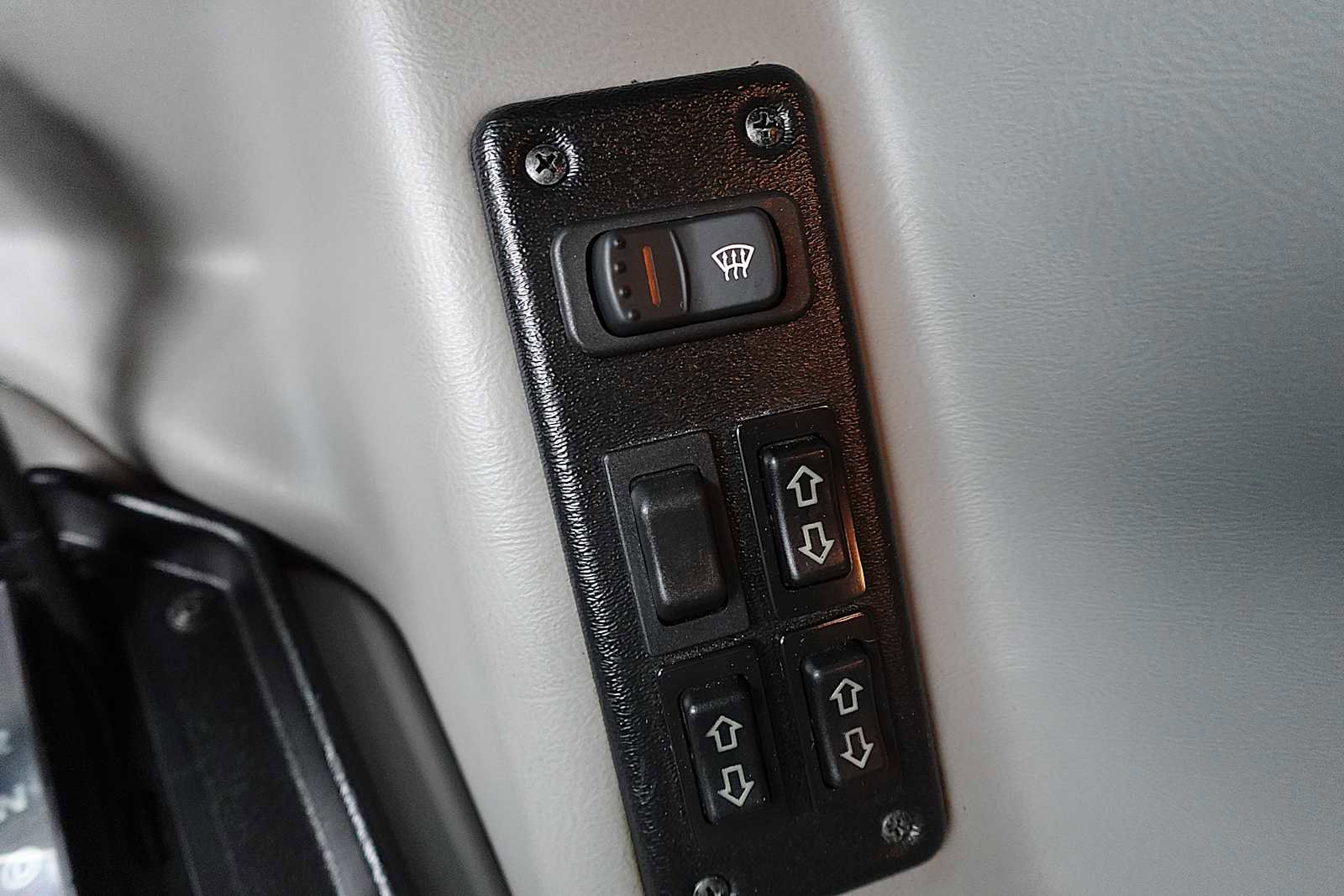 Used 2002 HUMMER H1 4-Door Wagon AWD/4WD image 24