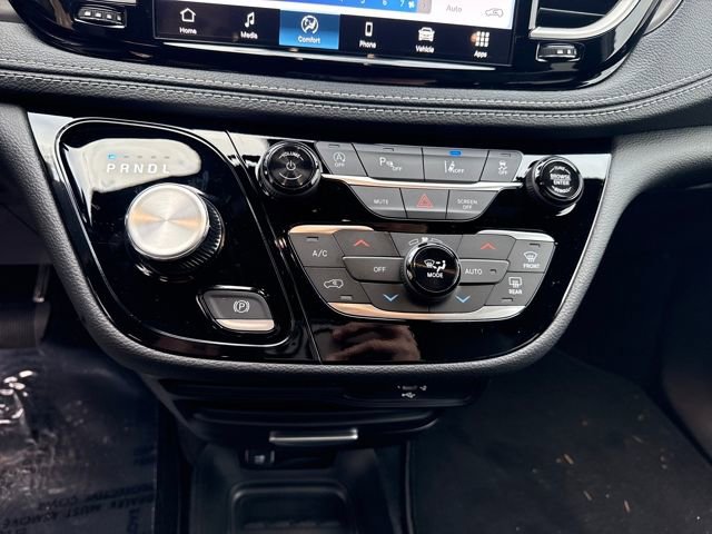New 2026 Chrysler Pacifica Select AWD/4WD image 22