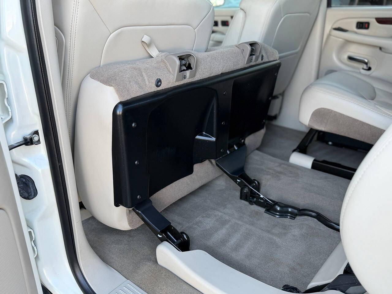 Used 2005 Cadillac Escalade EXT AWD/4WD image 42