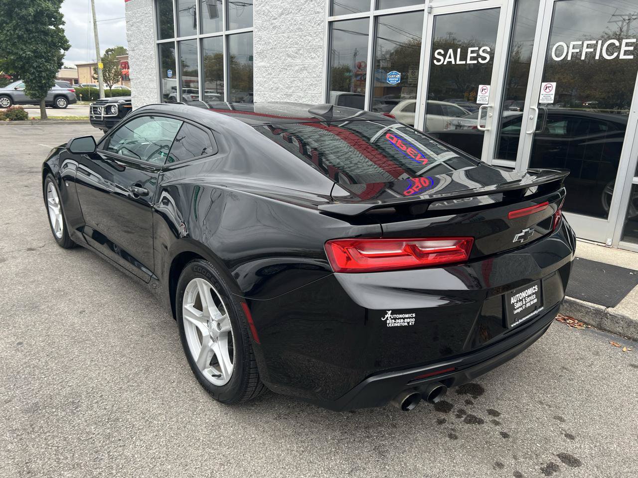 Used 2018 Chevrolet Camaro LT RWD image 5