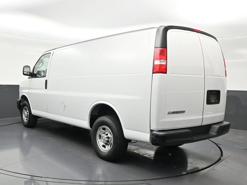 Used 2022 Chevrolet Express 2500 w/ Driver Convenience Package RWD image 3