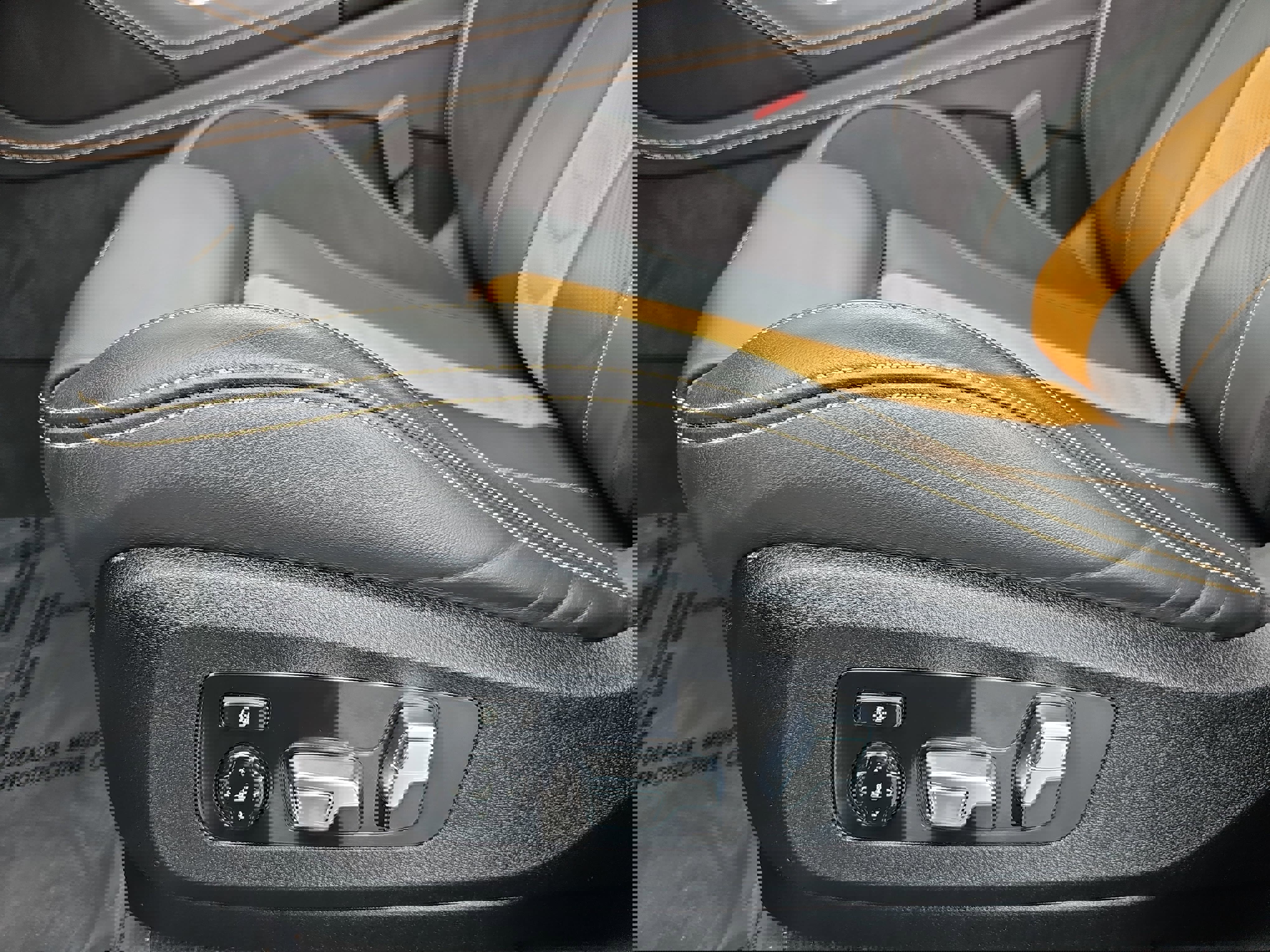 Used 2023 BMW X5 M w/ Competition Package image 29