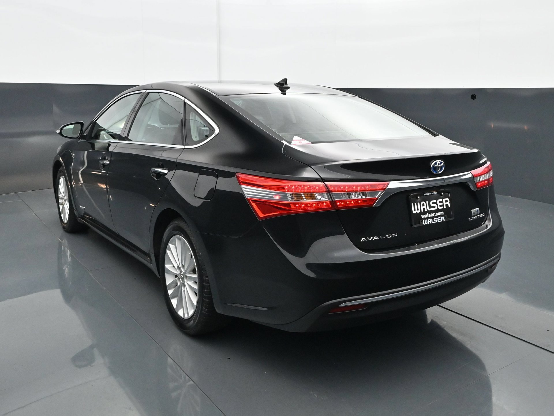 Used 2014 Toyota Avalon Limited FWD image 5