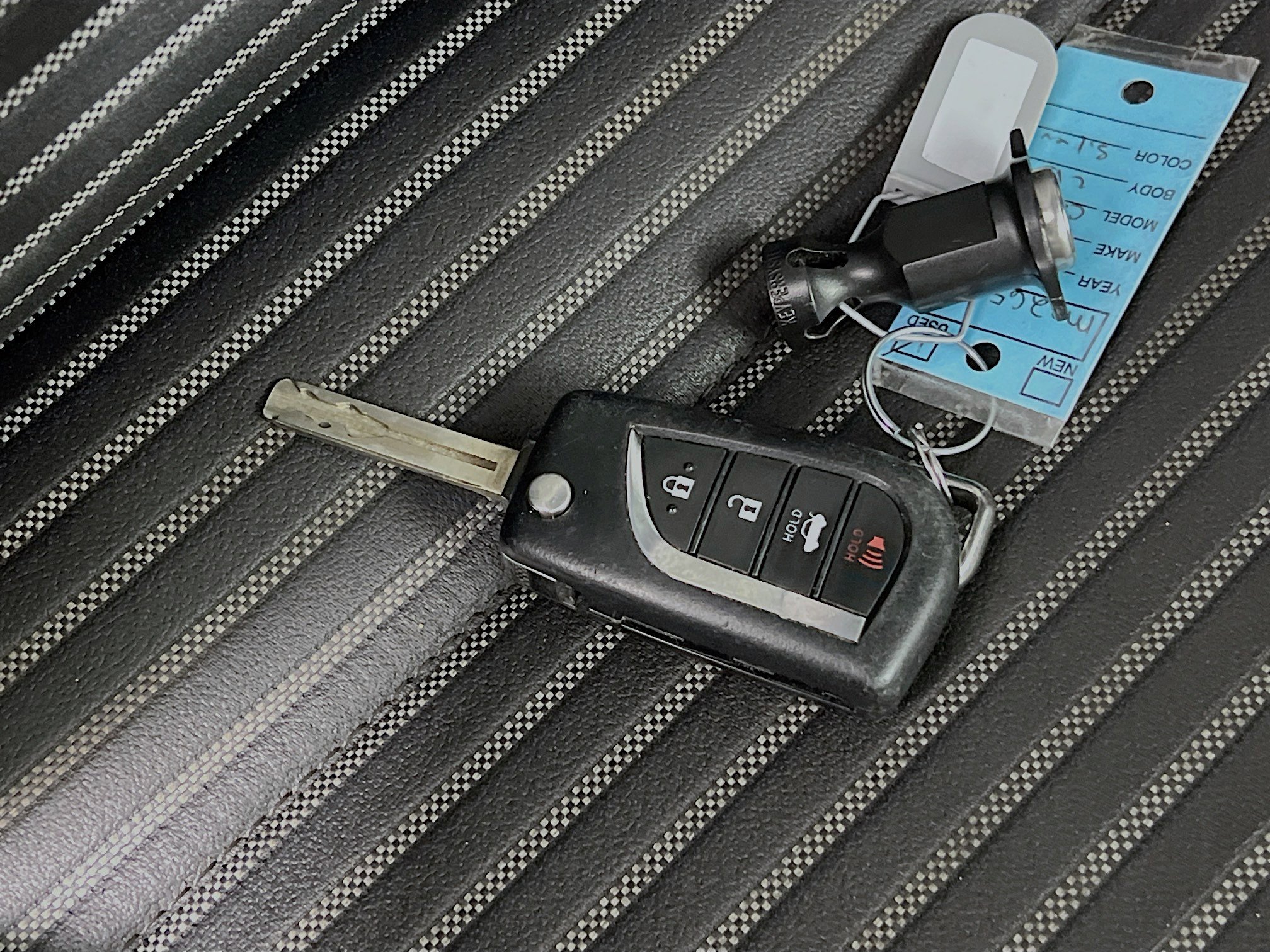 Used 2020 Toyota Camry SE image 35