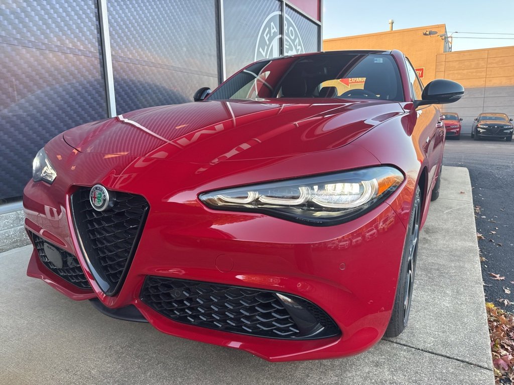 New 2025 Alfa Romeo Giulia AWD w/ Veloce Package AWD image 10