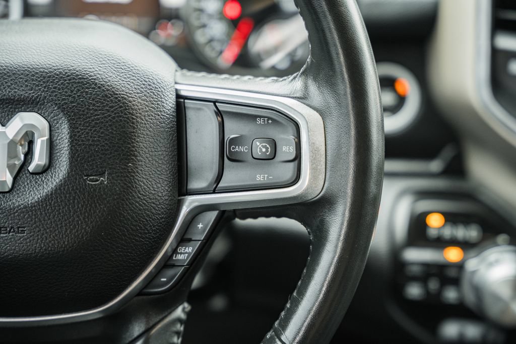 Used 2022 RAM 1500 Laramie AWD/4WD image 30