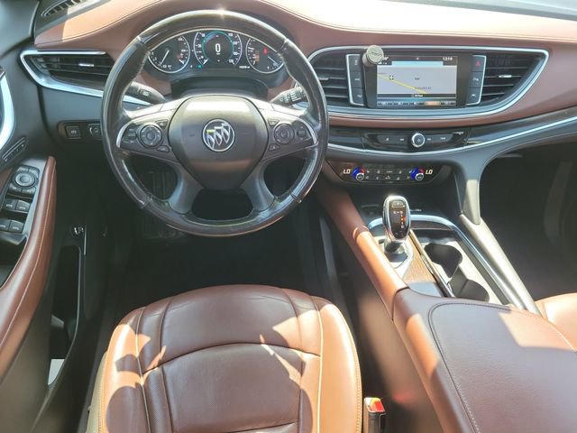 Used 2018 Buick Enclave Avenir w/ Avenir Technology Package AWD/4WD image 29