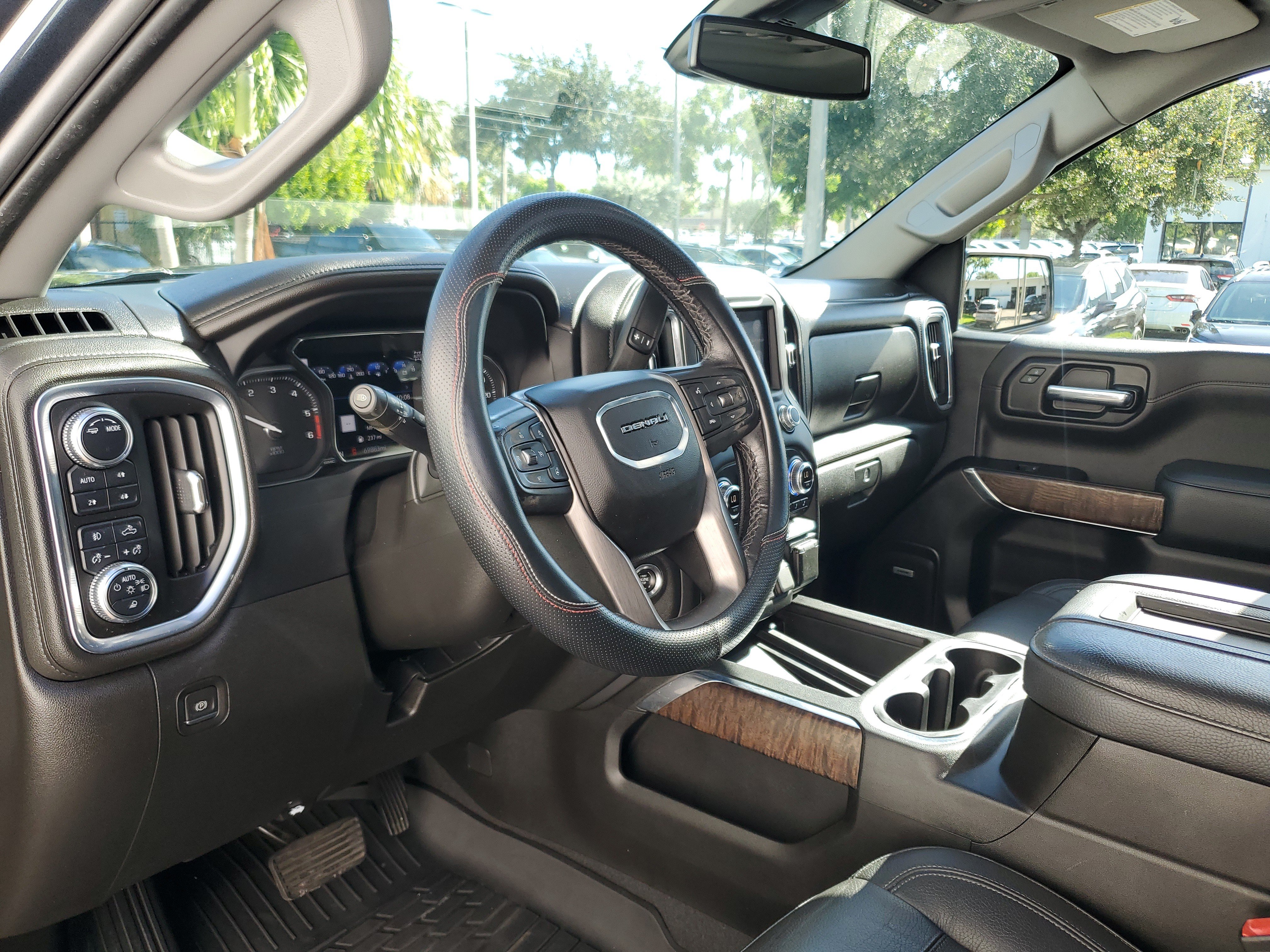 Used 2022 GMC Sierra 1500 Denali w/ Denali Premium Package AWD/4WD image 19