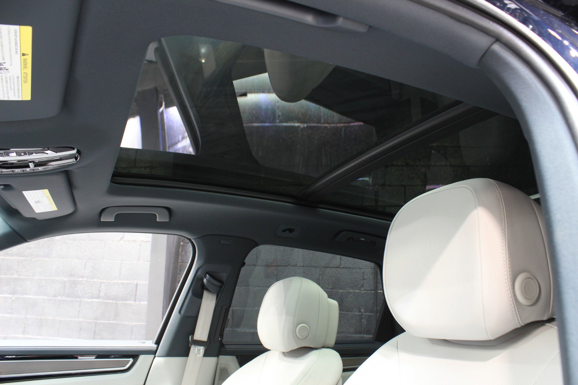 Used 2023 Porsche Cayenne Platinum Edition image 22