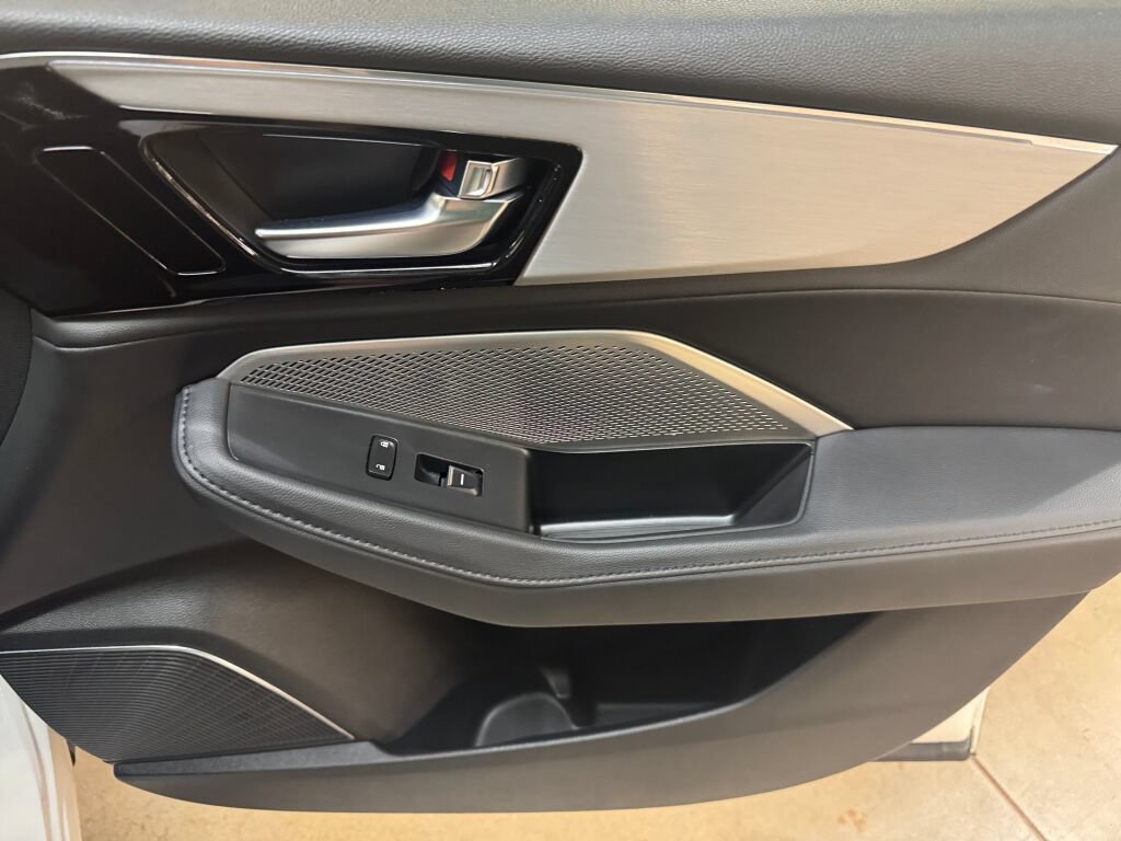 Certified 2023 Acura MDX SH-AWD image 32