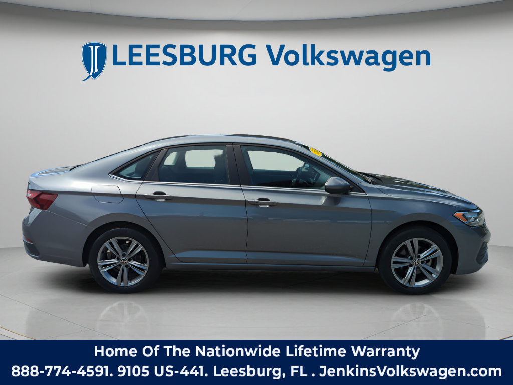 Used 2022 Volkswagen Jetta SE FWD image 3