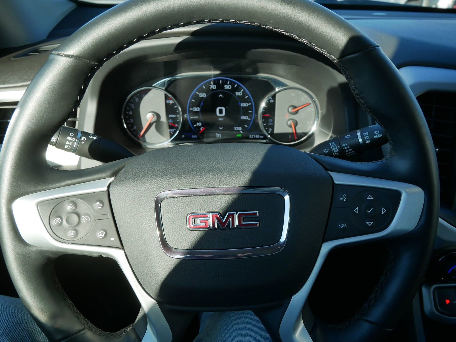 Used 2023 GMC Acadia SLT w/ Technology Package image 27