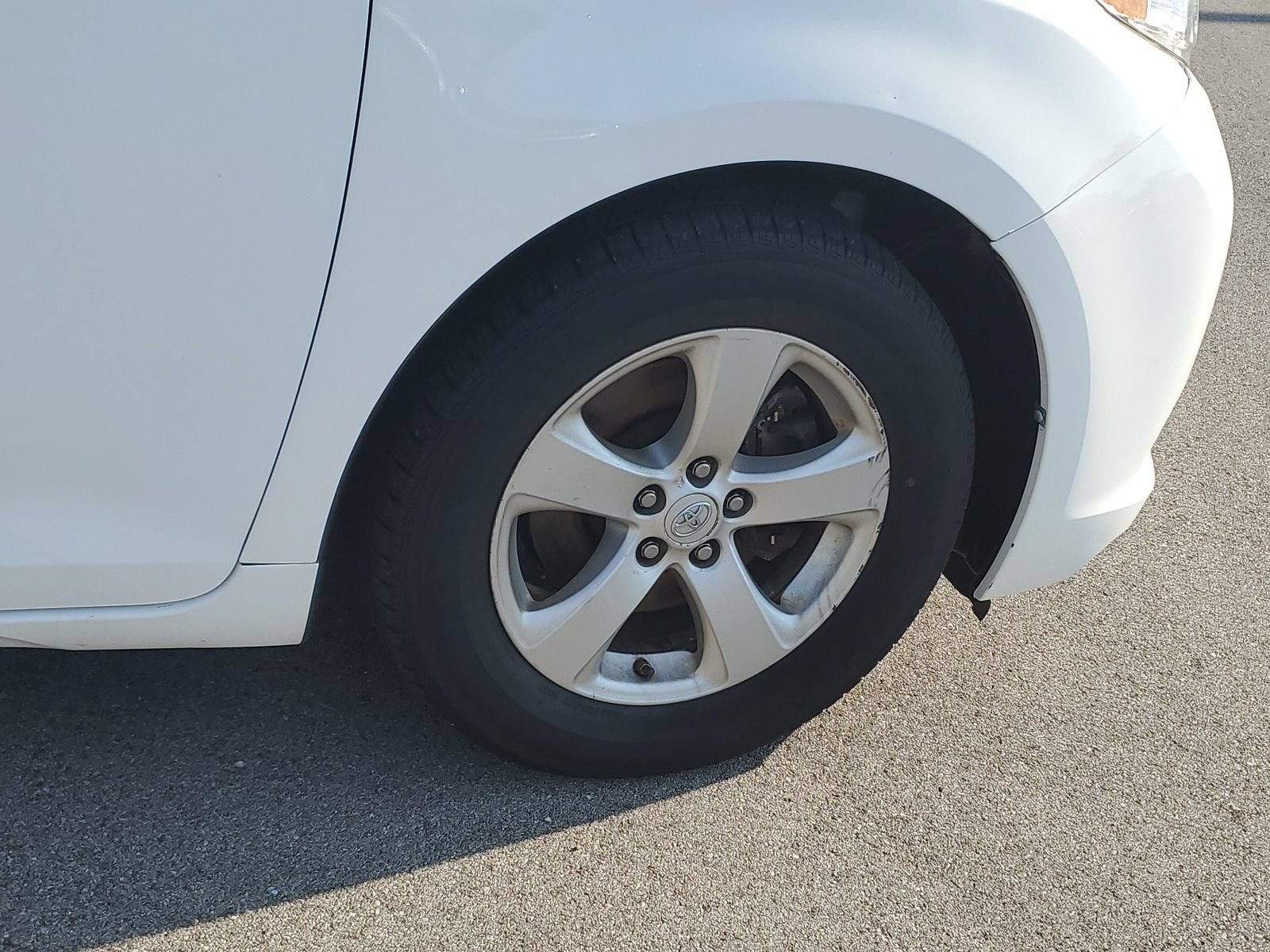 Used 2011 Toyota Sienna LE w/ Towing Pkg FWD image 6