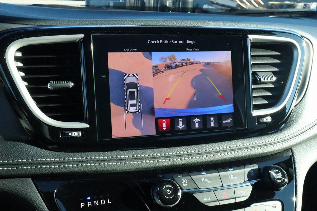 New 2026 Chrysler Pacifica Select image 7