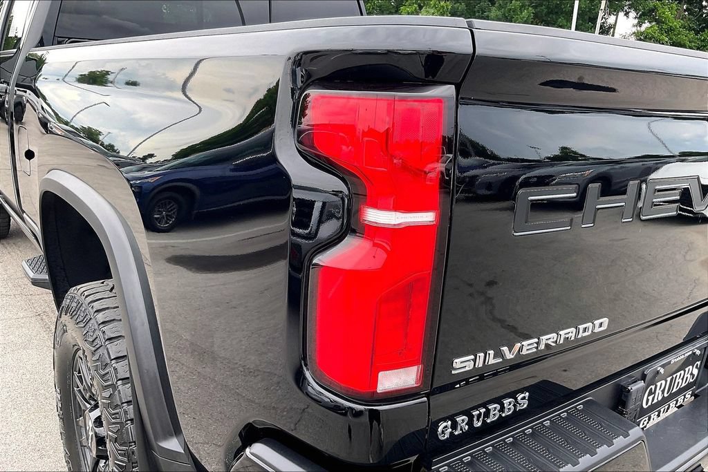 Used 2025 Chevrolet Silverado 2500 ZR2 w/ LPO, Dark Essentials Package AWD/4WD image 38
