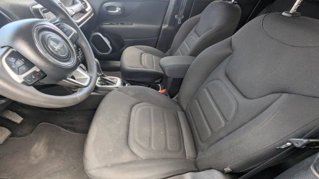 Used 2018 Jeep Renegade Latitude image 16