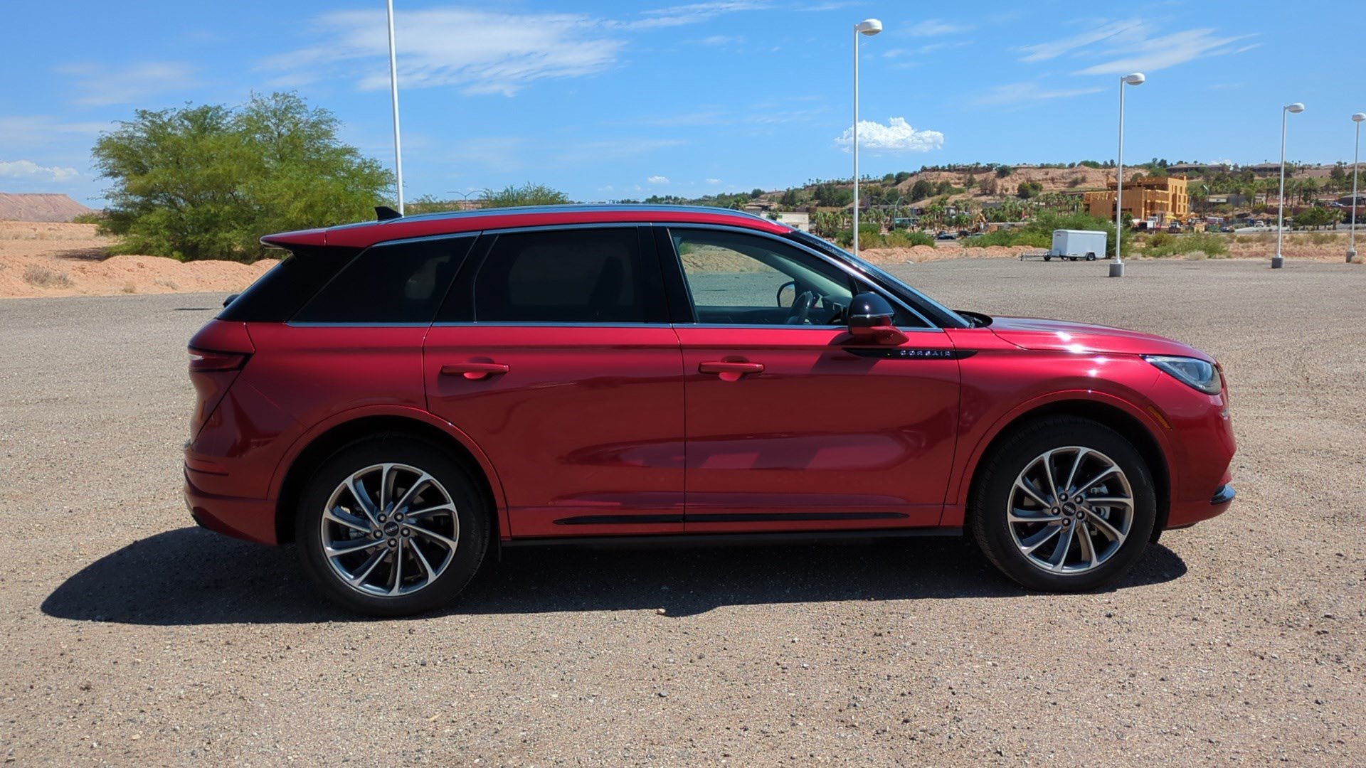 Used 2022 Lincoln Corsair Grand Touring AWD/4WD image 2