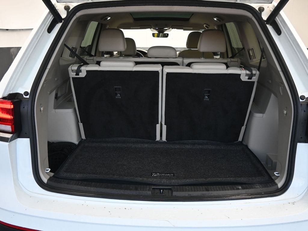 Used 2024 Volkswagen Atlas SE w/ Panoramic Sunroof Package image 12