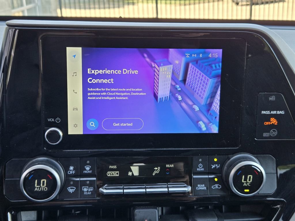 Used 2024 Toyota Highlander LE FWD image 11