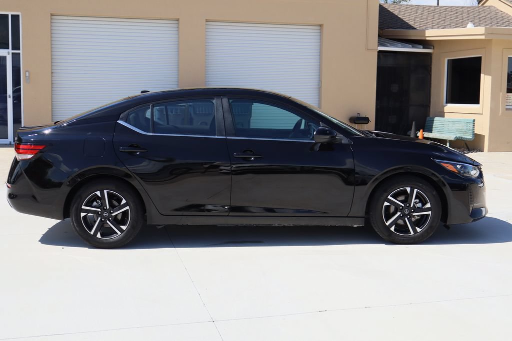 Used 2024 Nissan Sentra SV FWD image 10