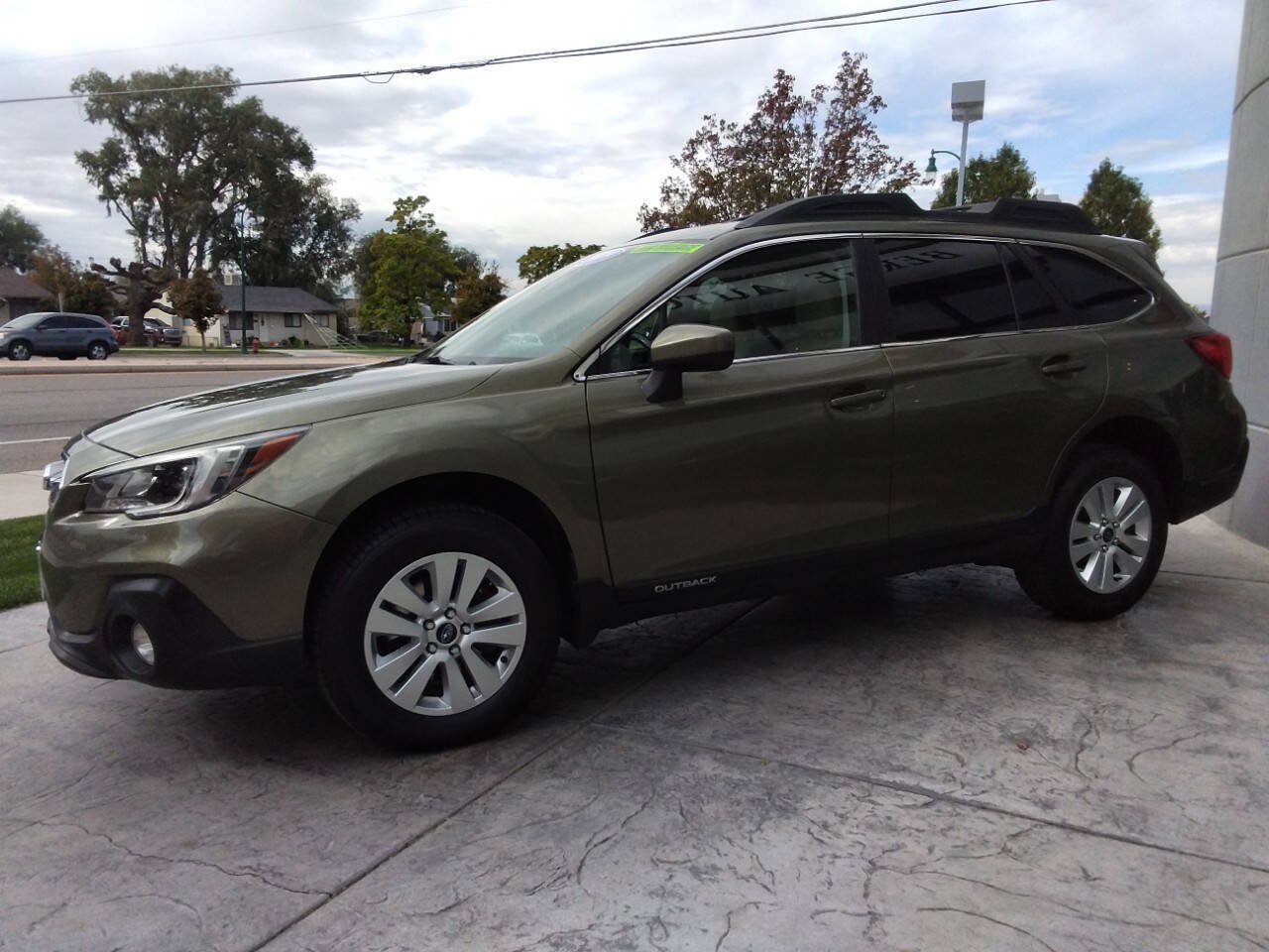 Used 2019 Subaru Outback 2.5i Premium AWD/4WD image 4