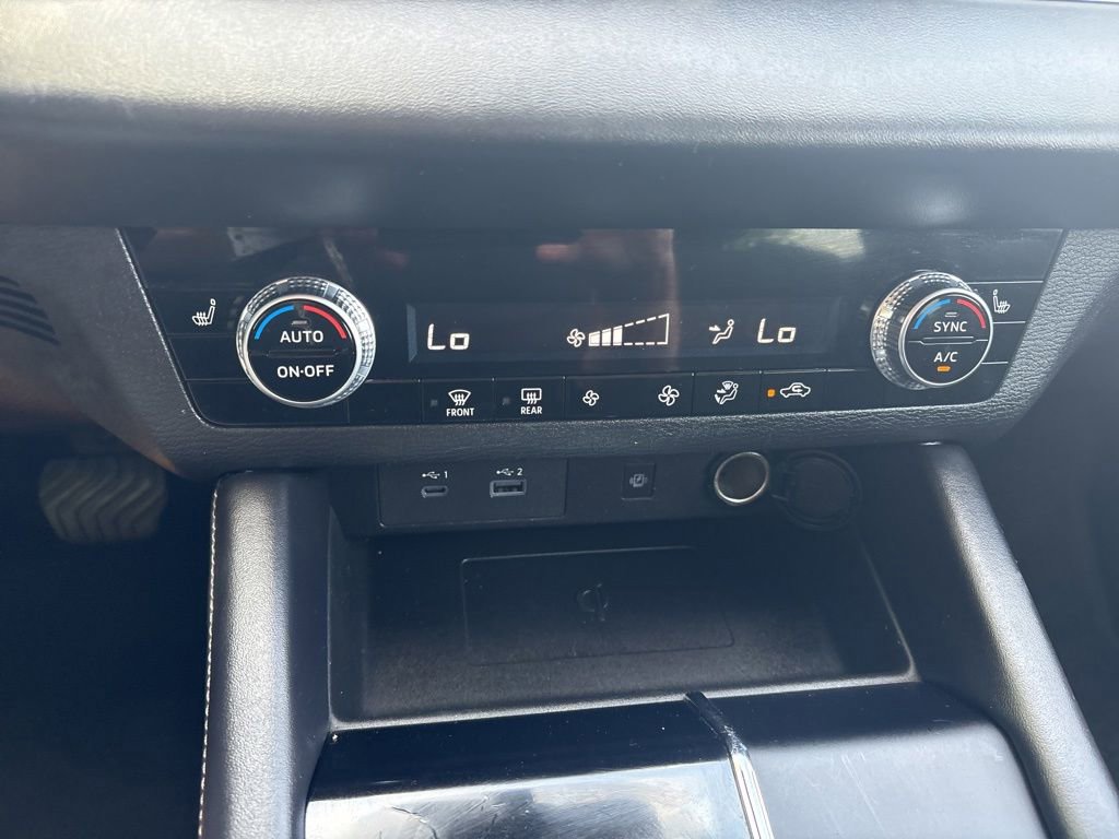 Used 2024 Mitsubishi Outlander SE Black Edition FWD image 14