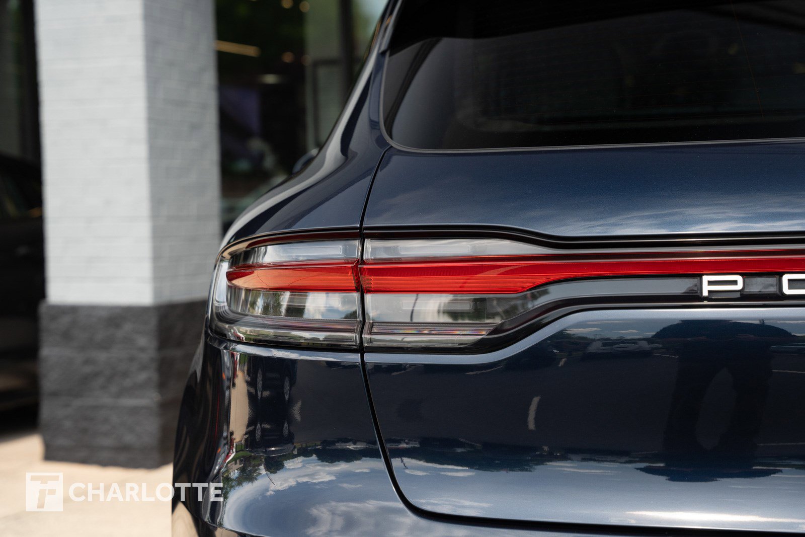 Used 2021 Porsche Macan Turbo AWD/4WD image 12