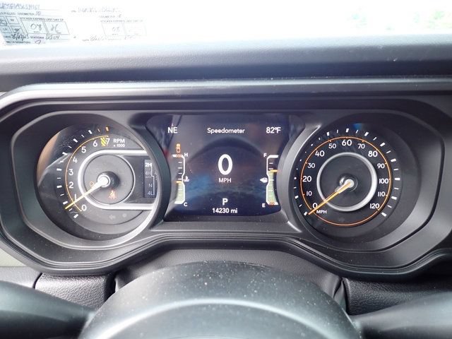 Used 2025 Jeep Gladiator Mojave AWD/4WD image 16