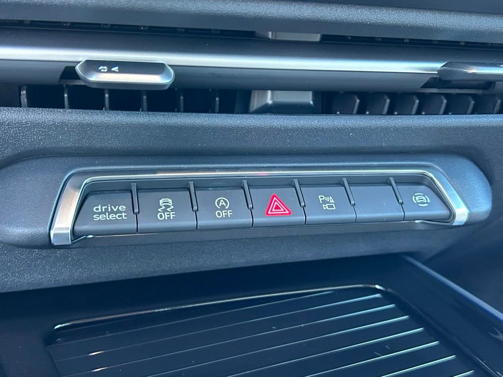 New 2026 Audi Q3 quattro 2.0T AWD/4WD image 34
