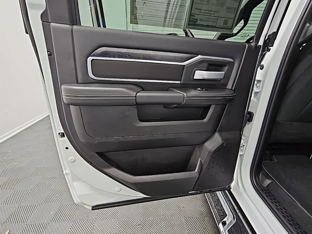 Used 2024 RAM 2500 Big Horn image 33