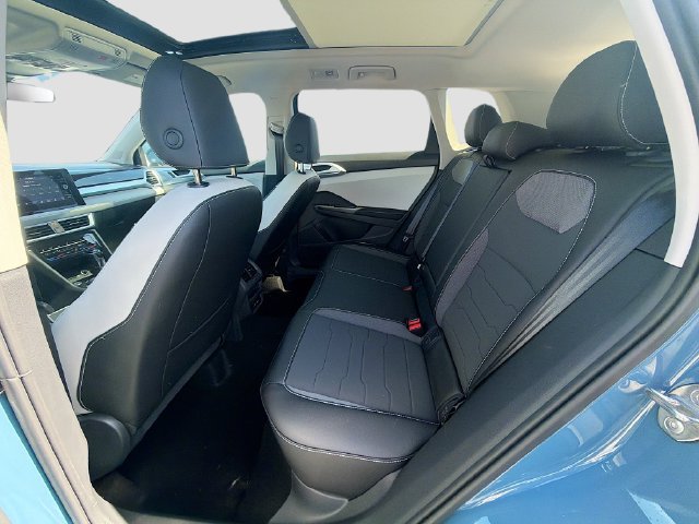 New 2026 Volkswagen Taos SE AWD/4WD image 24