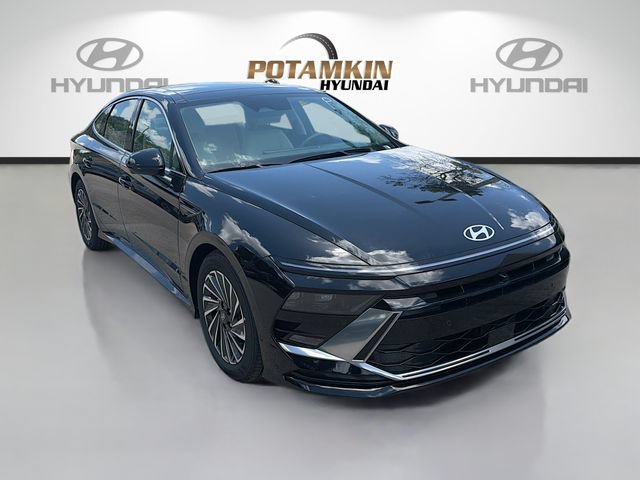 New 2026 Hyundai Sonata Limited FWD image 3